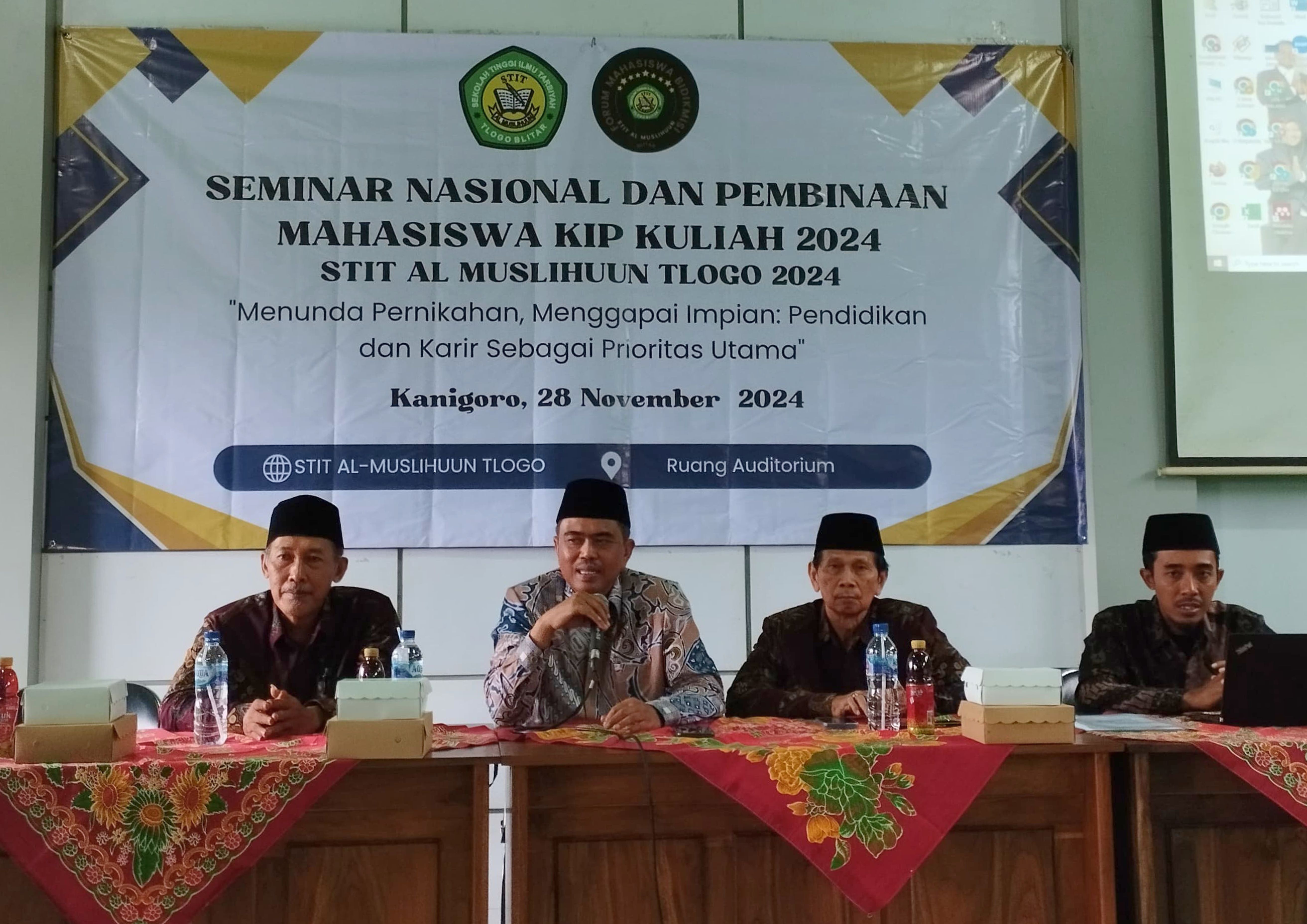 Gelar Seminar Nasional, Dongkrak Semangat Mahasiswa KIP STIT Al-Muslihuun